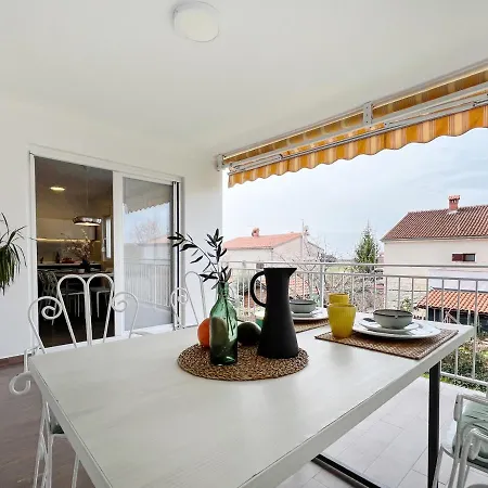 Apartment Teodora Maria *