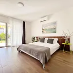 Teodora Maria Apartament *